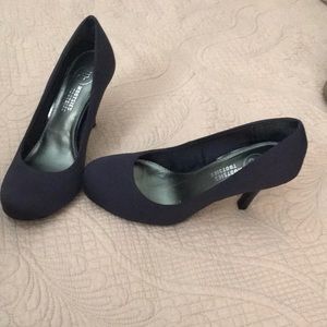 Navy heels